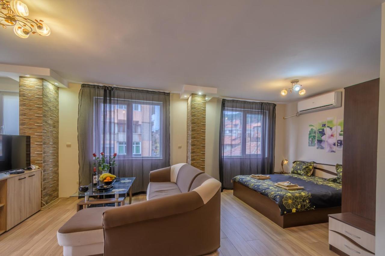 Cozy & Delightful Apart & Aubg & Free Garage Parking Μπλαγκόεβγκραντ Εξωτερικό φωτογραφία